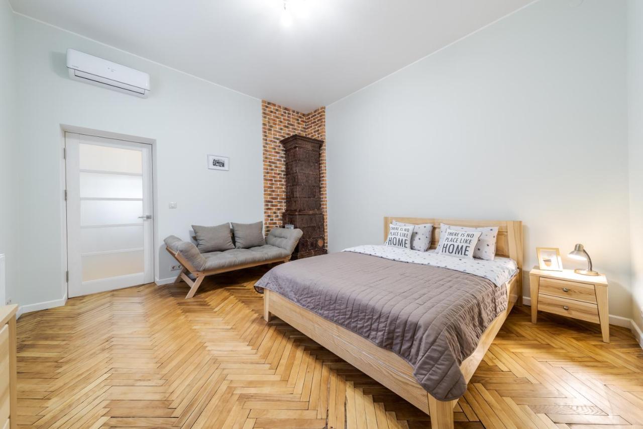 Inshiapartments On Teodora Square Lviv Dış mekan fotoğraf
