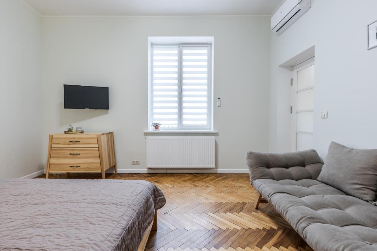 Inshiapartments On Teodora Square Lviv Dış mekan fotoğraf