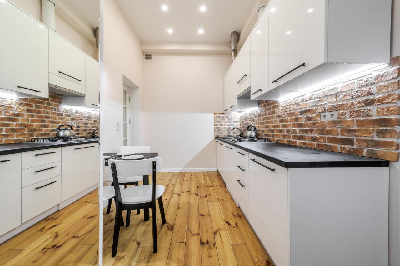Inshiapartments On Teodora Square Lviv Dış mekan fotoğraf